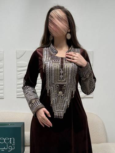 جلابيه مخمل بشال - (XXXL) الصدر:١٠٢سم , الخصر:٩١سم
