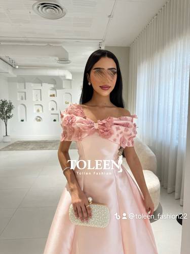 فستان سهرة طويل وردي فاتح كلوش بتصميم اوف شولدر | فستان يارا - (XXL) الصدر:٩٧سم , الخصر:٨٦سم