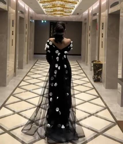 فستان اليسا مورد - (XXXL) الصدر:١٠٢سم , الخصر:٩١سم