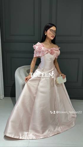 فستان سهرة طويل وردي فاتح كلوش بتصميم اوف شولدر | فستان يارا - (XXL) الصدر:٩٧سم , الخصر:٨٦سم
