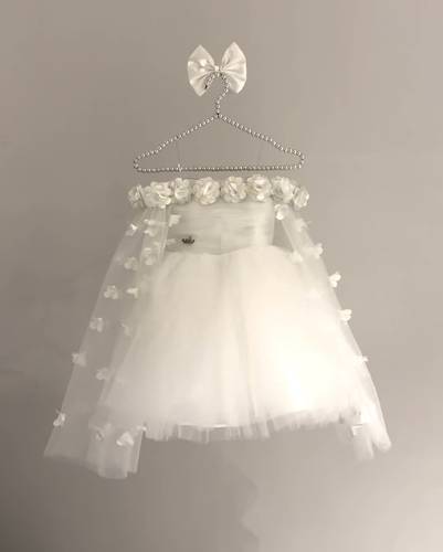 اناقة ورد off-white