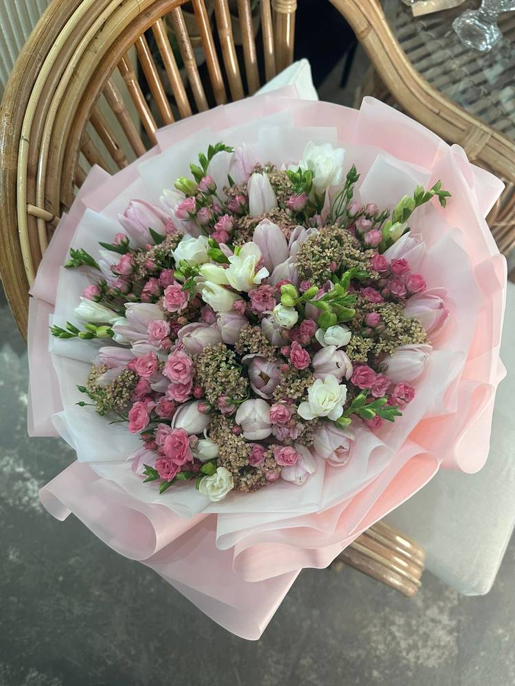 باقة ورد متنوعة حجم وسط 