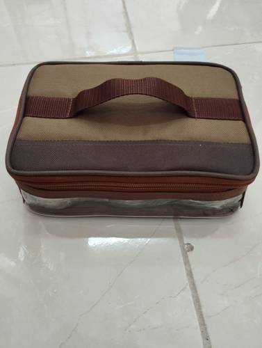 حقيبه علب البهارات تضم 6 علب سعه 200مل مقاس 22*15*8سم مثاليه لحفظ التوابل