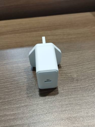 شاحن جداري بمنفذ Type-c 25 واط