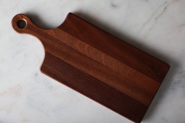 لوح تقطيع خشبي 25x14 cm مع نقش خاص بالطلب