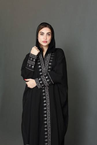 عبايه نص بشت حرير مغسول تطريز خيط قصب نقشه السدو اسود