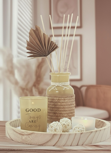 طقم فواحة وشمعة معطرة مع تبسي خشب - عطر “Creamy Vanilla