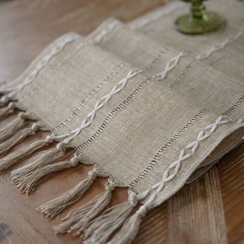 ممر طاولة بيج مزخرف بشراشيب (33×180)