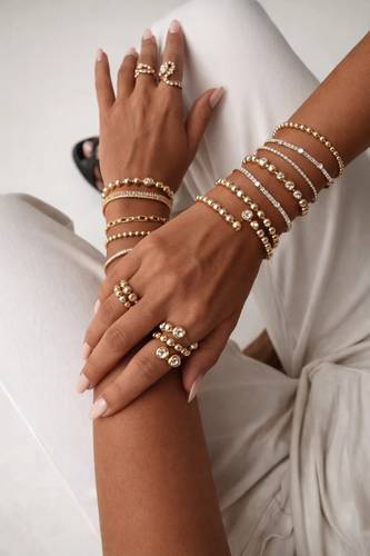 طقم اكسسوارات نسائية فخمة أساور وخواتم أنيقة بتصميم راقي