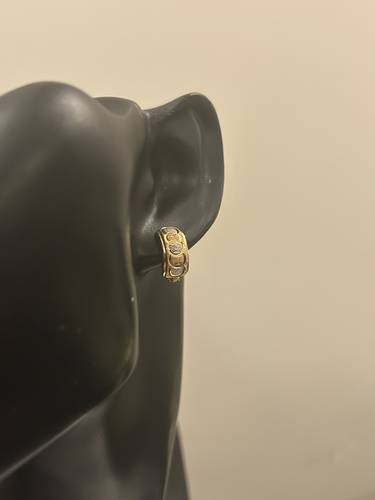 Earring 