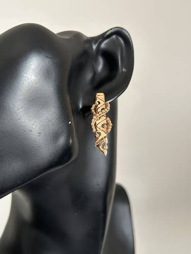 Earring 