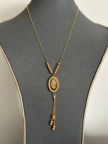 Flower necklace
