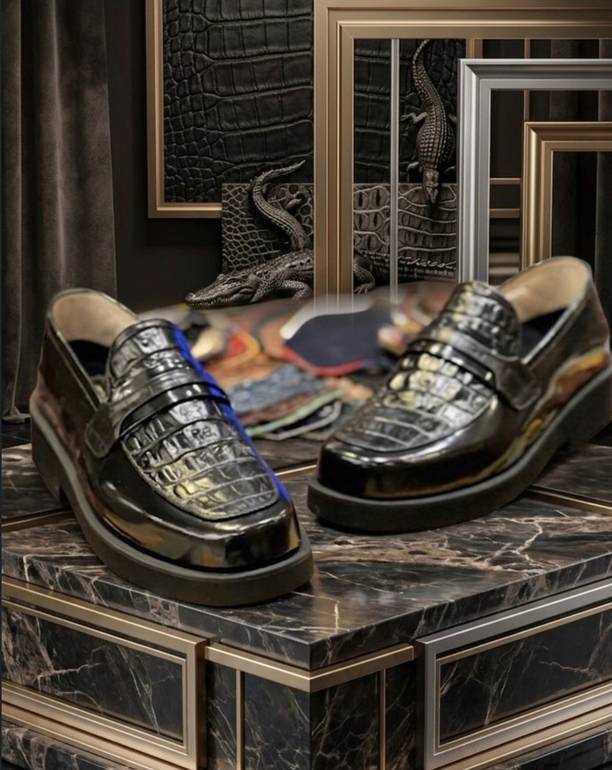 جلد تمساح ملكي BLACK