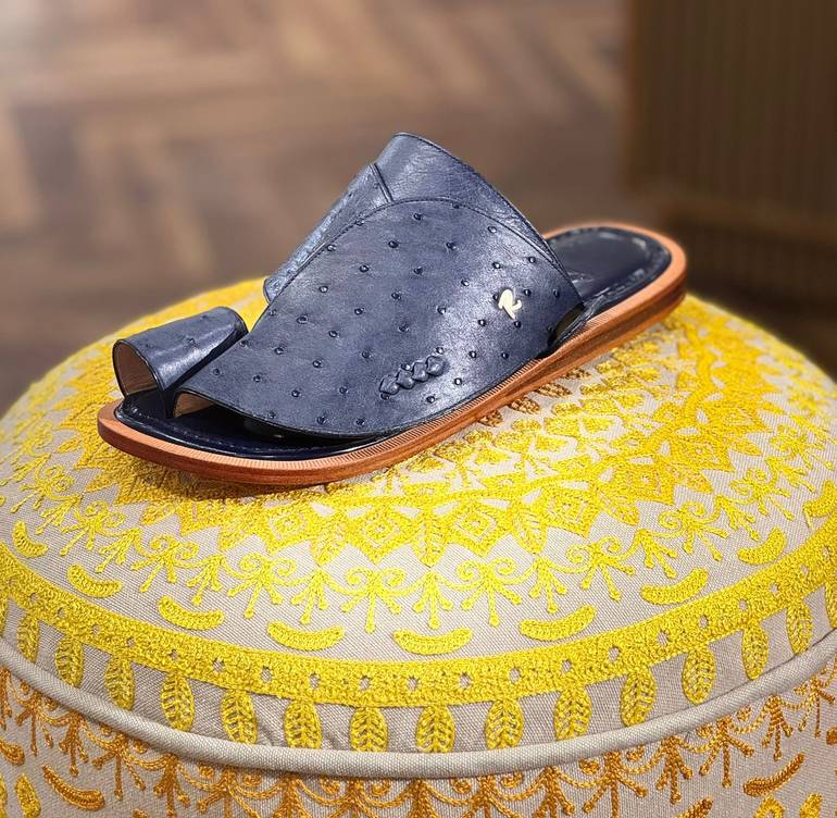 جلد نعام طبيعي ملكي -نعل مع برواز- كحلي 