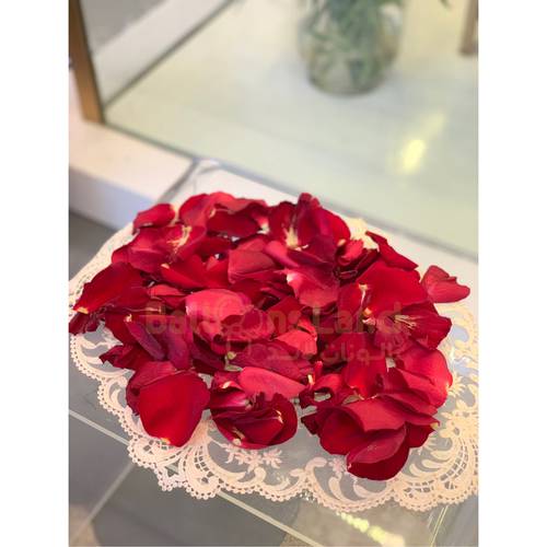 بتلات ورود 