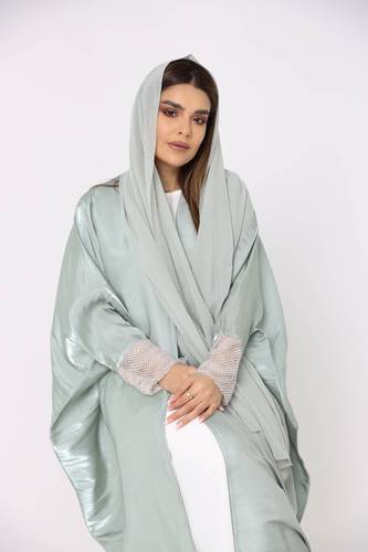 عبايه ملونه